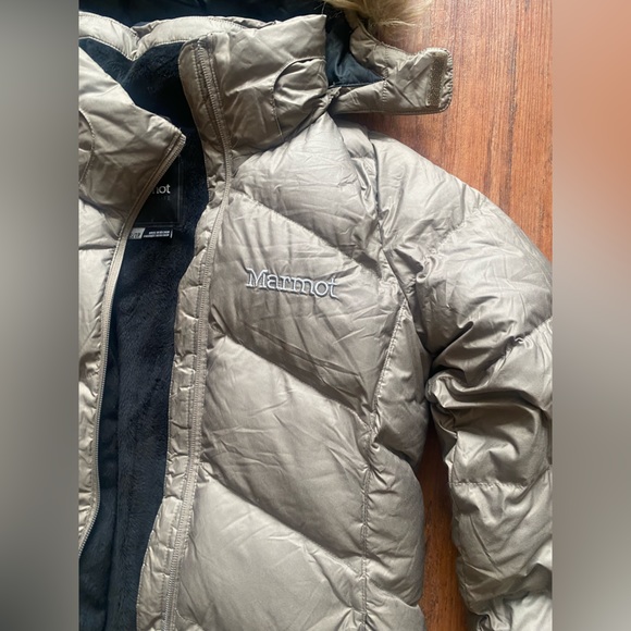 700-fill power down Marmot Jacket - Picture 3 of 4